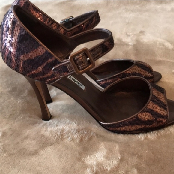 𝅺MANOLO BLAHNIK Bronze Sequin CALDO Mary Jane SANDALS SHOES Size 39.5 - Picture 3 of 6